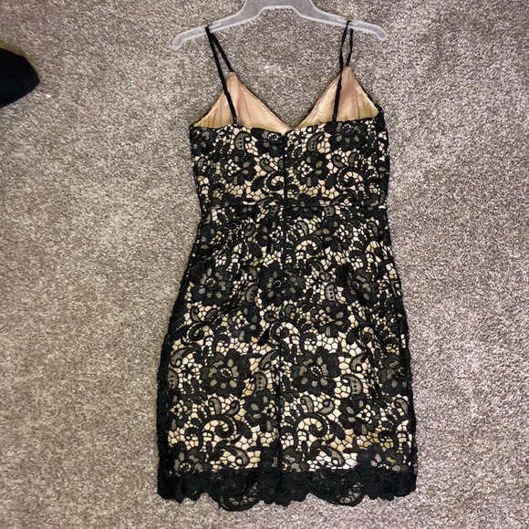 Express Lace dress - Picture 2 of 4